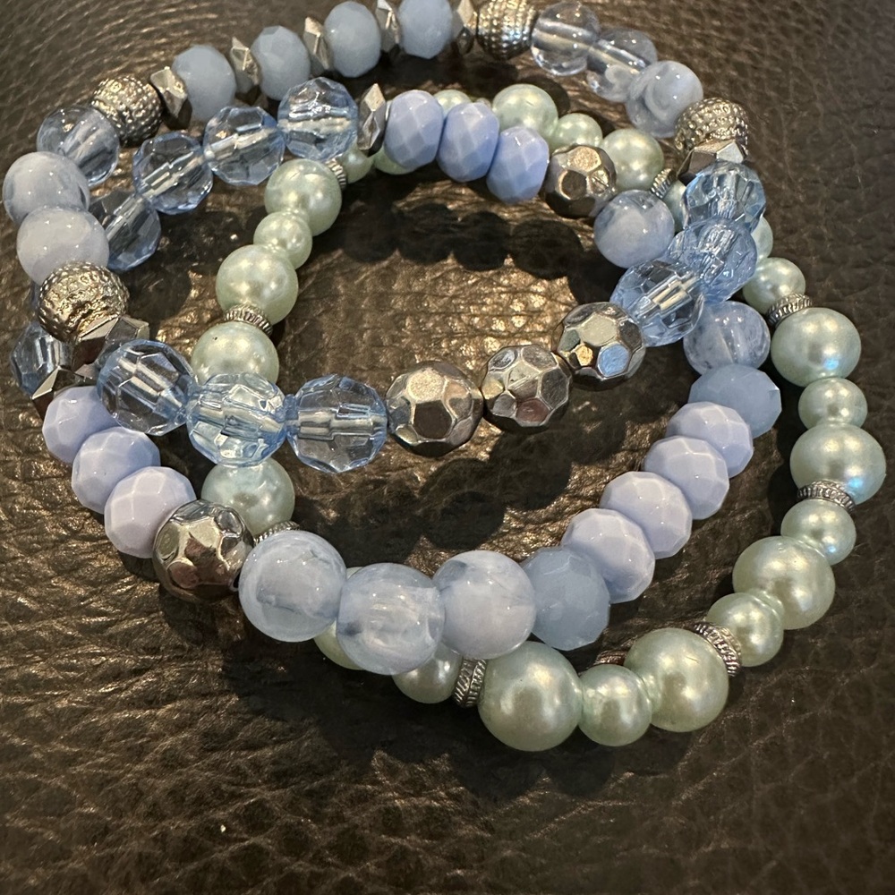 2 set of Elegant Blue beaded Bracelets - Picture 4 of 8